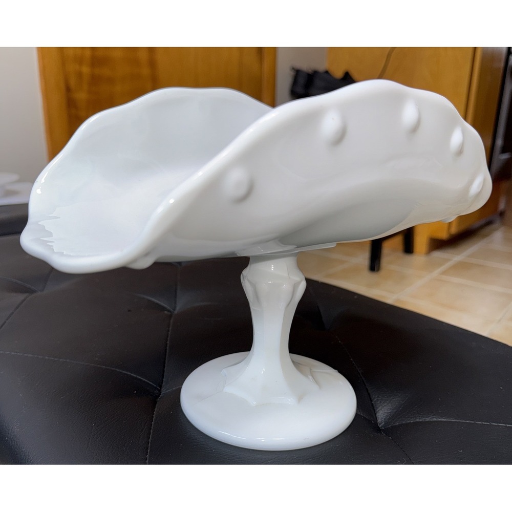 Vintage Indiana Glass Teardrop Milk Glass Banana Stand Pedestal Fruit Bowl 11"